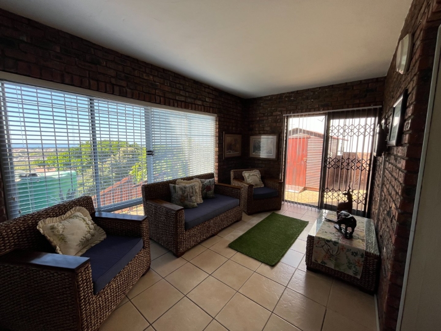 4 Bedroom Property for Sale in Hartenbos Heuwels Western Cape